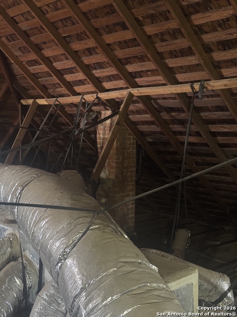 Image 13 of 53 For 2424 Buena Vista