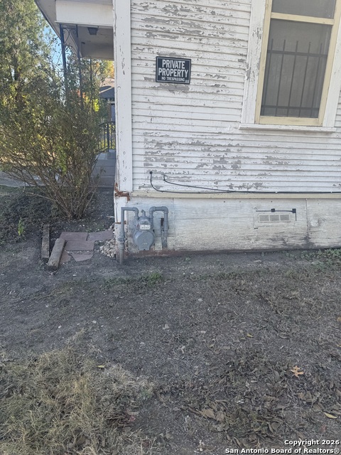 Image 3 of 53 For 2424 Buena Vista