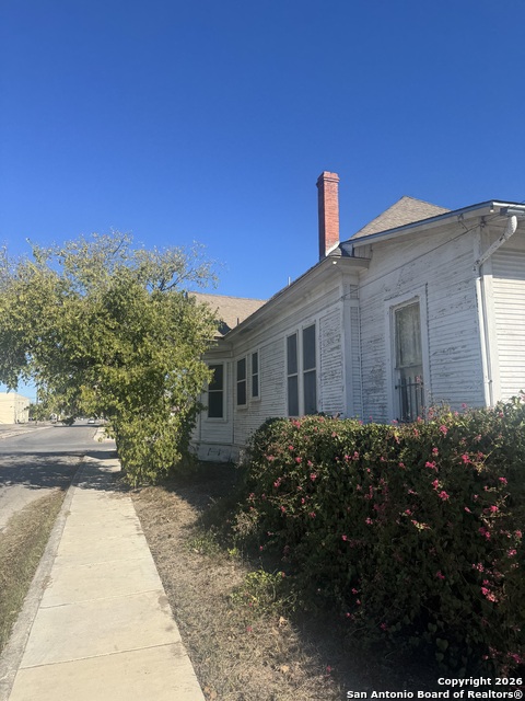 Image 7 of 53 For 2424 Buena Vista