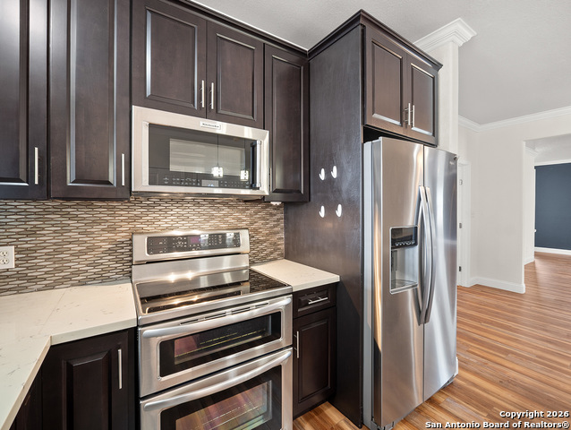 Listing photo id 9 for 219 Victoria