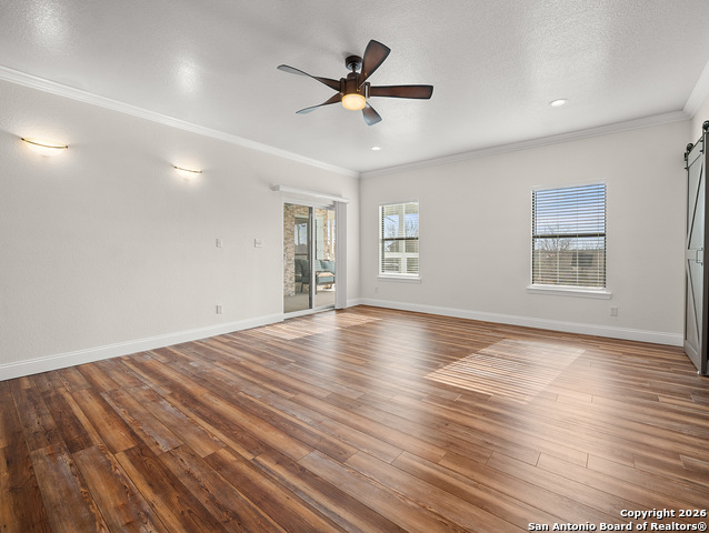 Listing photo id 10 for 219 Victoria