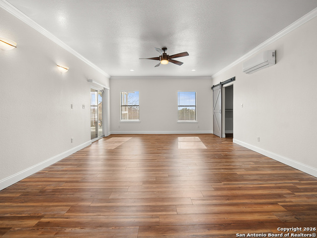 Listing photo id 11 for 219 Victoria