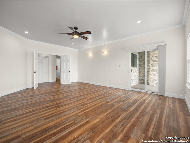 Listing photo id 13 for 219 Victoria