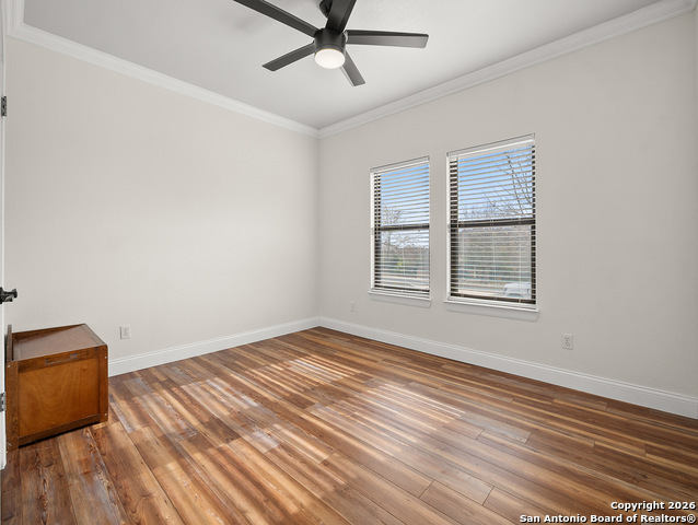 Listing photo id 15 for 219 Victoria