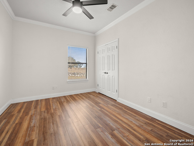 Listing photo id 16 for 219 Victoria