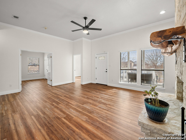 Listing photo id 0 for 219 Victoria