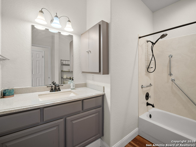 Listing photo id 21 for 219 Victoria