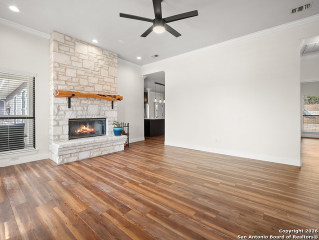 Listing photo id 1 for 219 Victoria