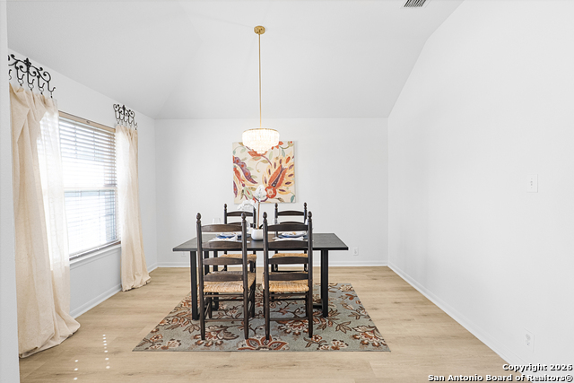 Image 3 of 24 For 407 Cushing