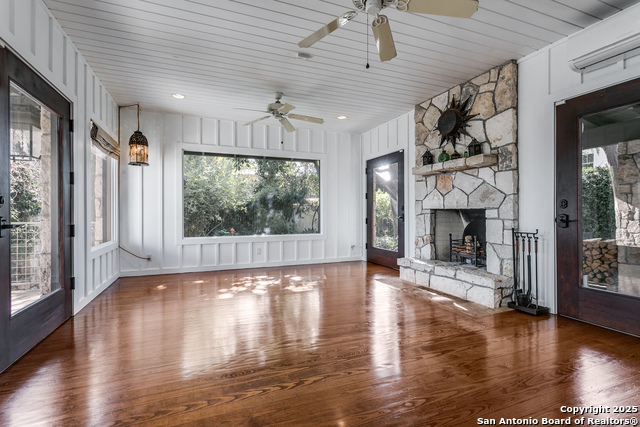 Image 18 of 31 For 430 Thelma Dr.