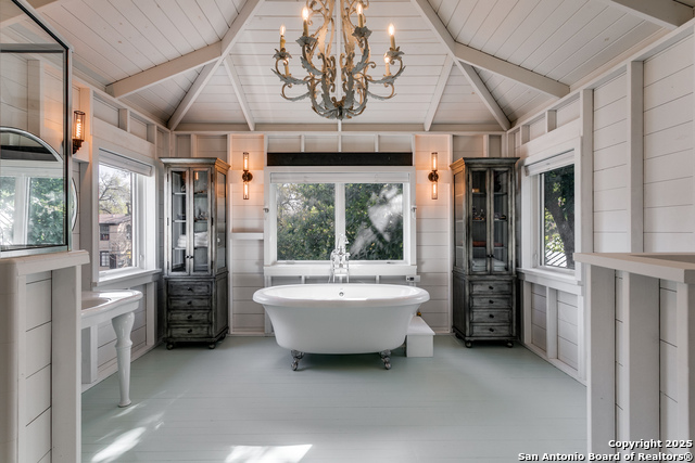 Image 21 of 31 For 430 Thelma Dr.