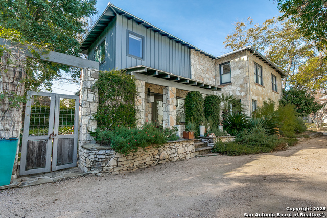 Image 30 of 31 For 430 Thelma Dr.