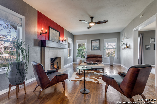 Image 7 of 31 For 430 Thelma Dr.