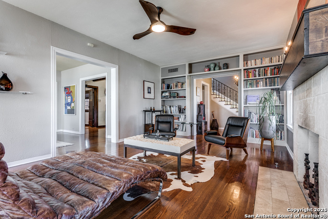 Image 8 of 31 For 430 Thelma Dr.