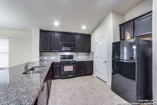 Image 15 of 25 For 8515 Loska  