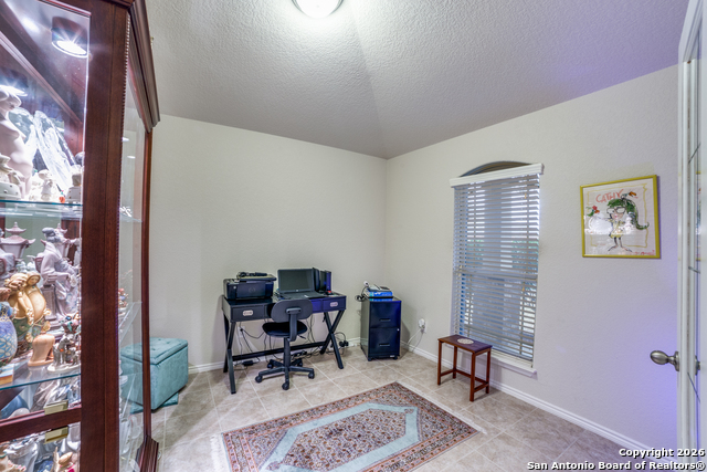 Image 4 of 25 For 8515 Loska  