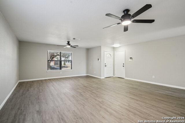 Listing photo id 1 for 8110 Stagwood Hill