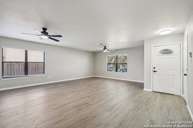 Listing photo id 2 for 8110 Stagwood Hill