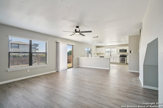 Listing photo id 5 for 8110 Stagwood Hill