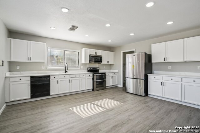 Listing photo id 6 for 8110 Stagwood Hill