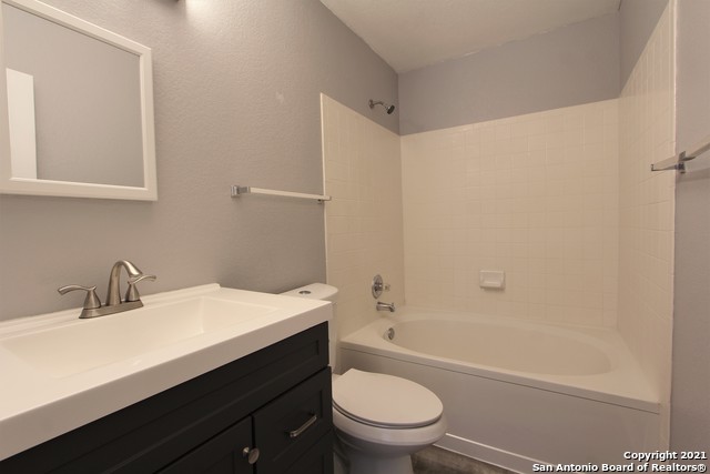 Listing photo id 13 for 2518 Paddle  