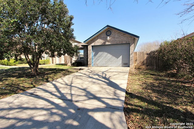 Listing photo id 0 for 2518 Paddle  