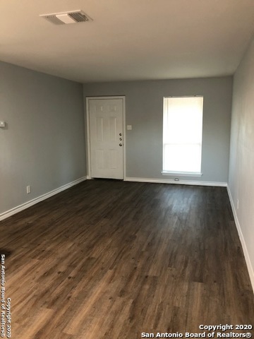 Image 5 of 9 For 7361 Cherrybrook St