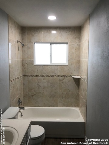 Image 8 of 9 For 7361 Cherrybrook St