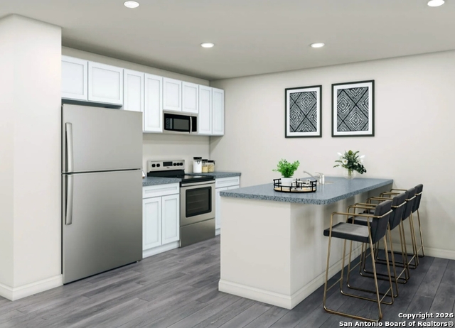 Image 4 of 4 For 133 Sutton Place