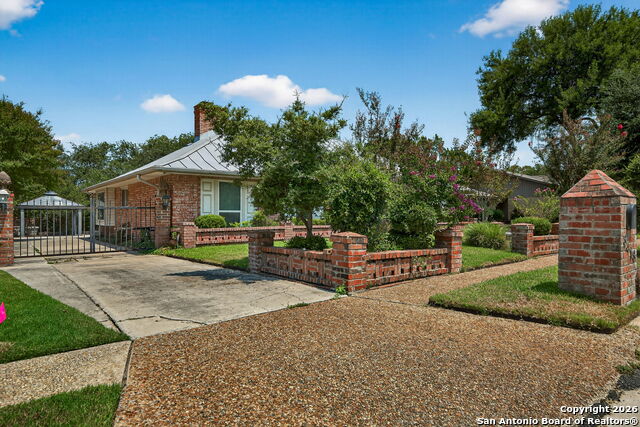 Image 2 of 13 For 3413 Foxbriar