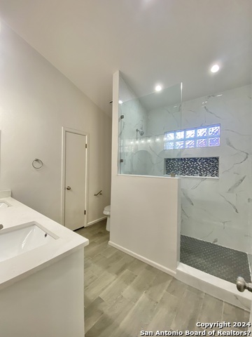 Image 15 of 23 For 2934 Oak Leigh