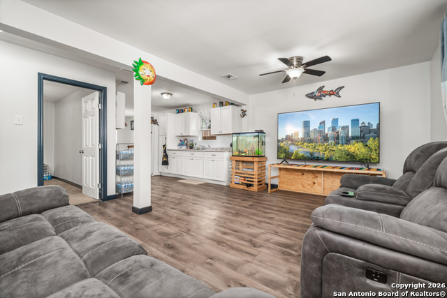 Image 12 of 24 For 121 Vista  