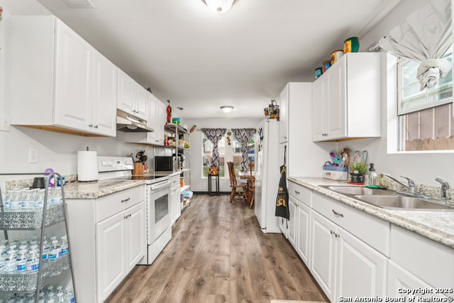 Image 16 of 24 For 121 Vista  