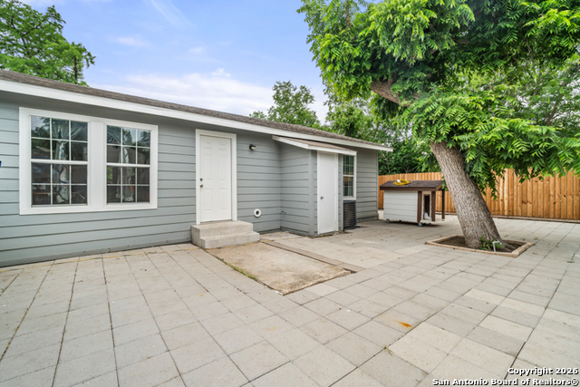 Image 21 of 24 For 121 Vista  