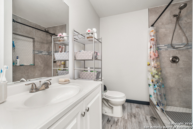 Image 6 of 24 For 121 Vista  