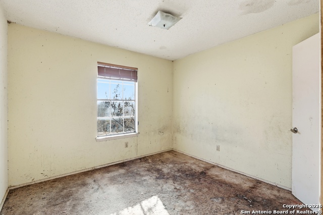 Image 10 of 27 For 3511 Herron  