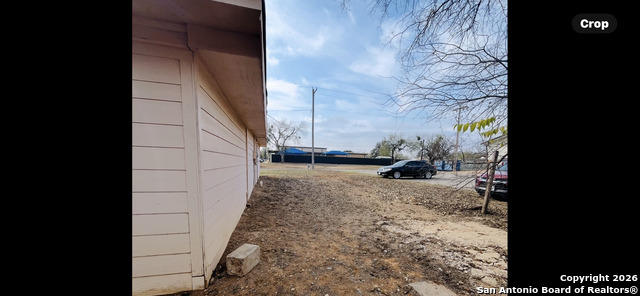 Image 16 of 18 For 200 Frio St W