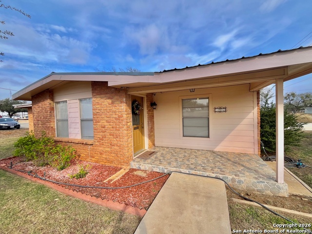 Image 2 of 18 For 200 Frio St W