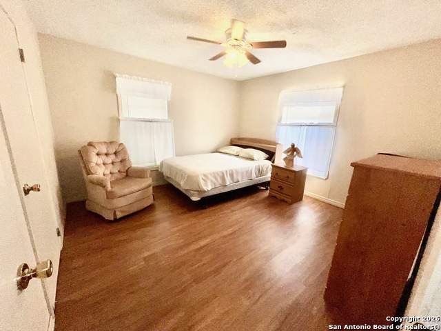 Image 6 of 18 For 200 Frio St W