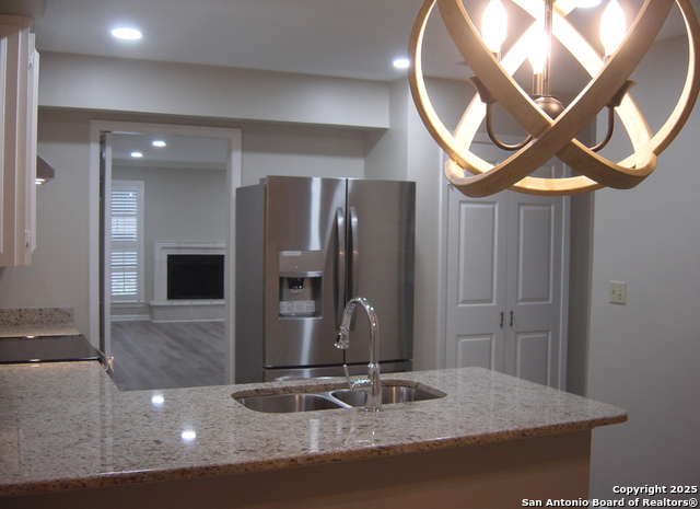 Image 17 of 28 For 201 Ellwood St  205