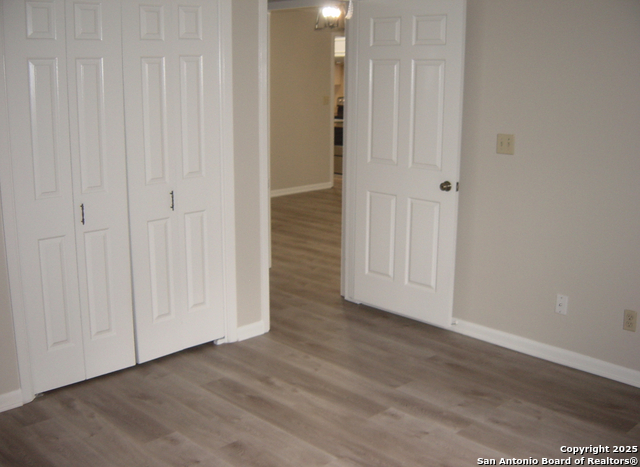 Image 20 of 28 For 201 Ellwood St  205