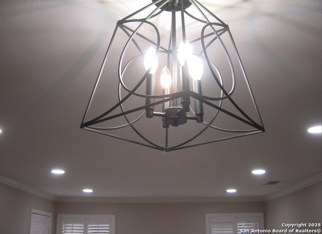 Image 22 of 28 For 201 Ellwood St  205