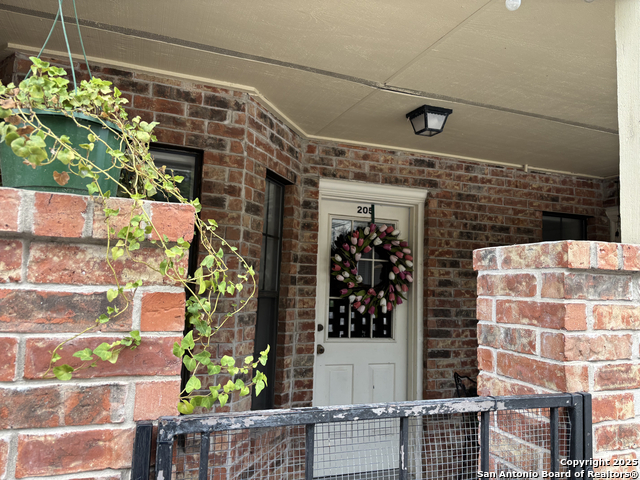 Image 26 of 28 For 201 Ellwood St  205