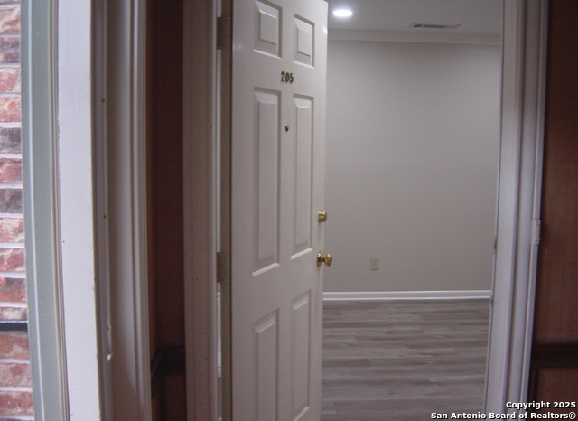 Image 7 of 28 For 201 Ellwood St  205