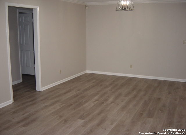 Image 8 of 28 For 201 Ellwood St  205