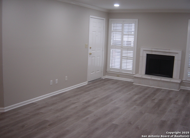 Image 9 of 28 For 201 Ellwood St  205