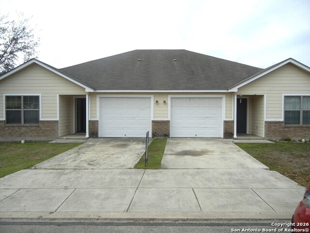 Listing photo id 9 for 13015 Oconnor Cv