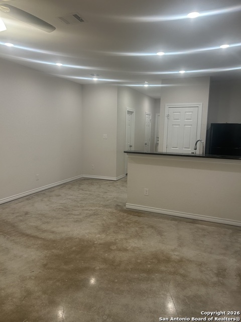 Image 2 of 13 For 6926 Crestway 3