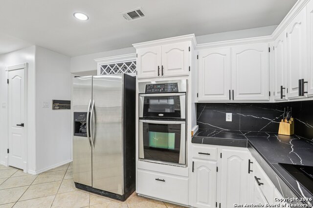 Image 14 of 47 For 8619 London Heights