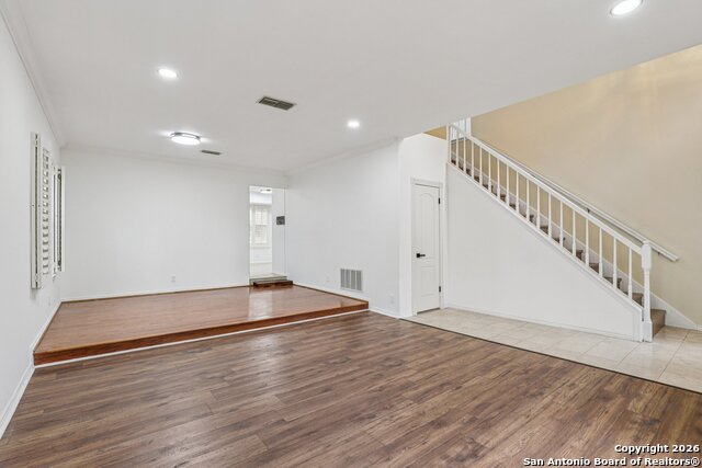 Image 17 of 47 For 8619 London Heights